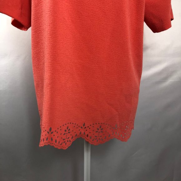 Torrid Coral Eyelet Laser Scalloped Hem Top SZ 1 - Picture 4 of 7